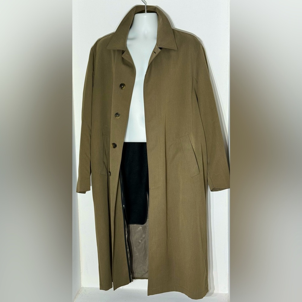 Baumler overcoat with removable liner 44. EUC